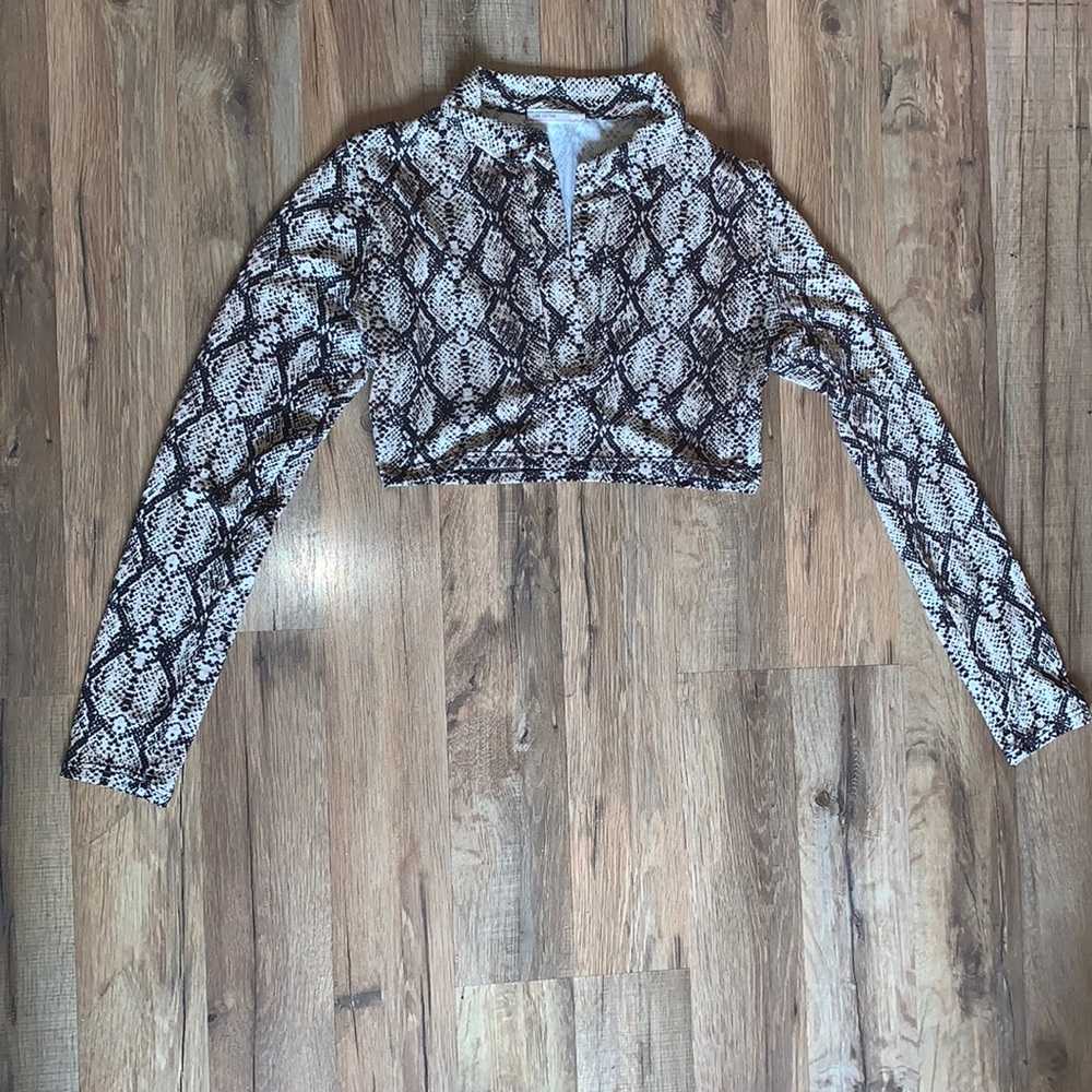 Long-sleeve Crop Top